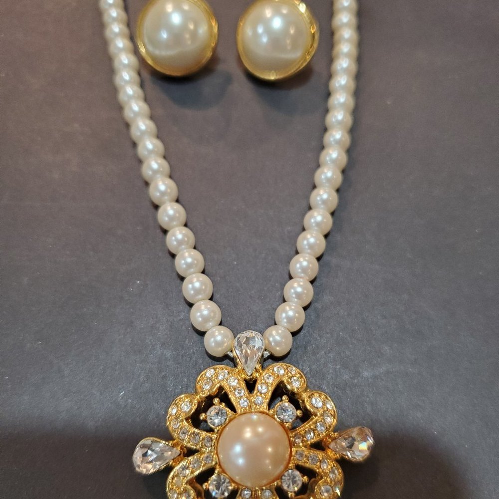Pearl and Gold Necklace  with Pearl & Gold Earrings
